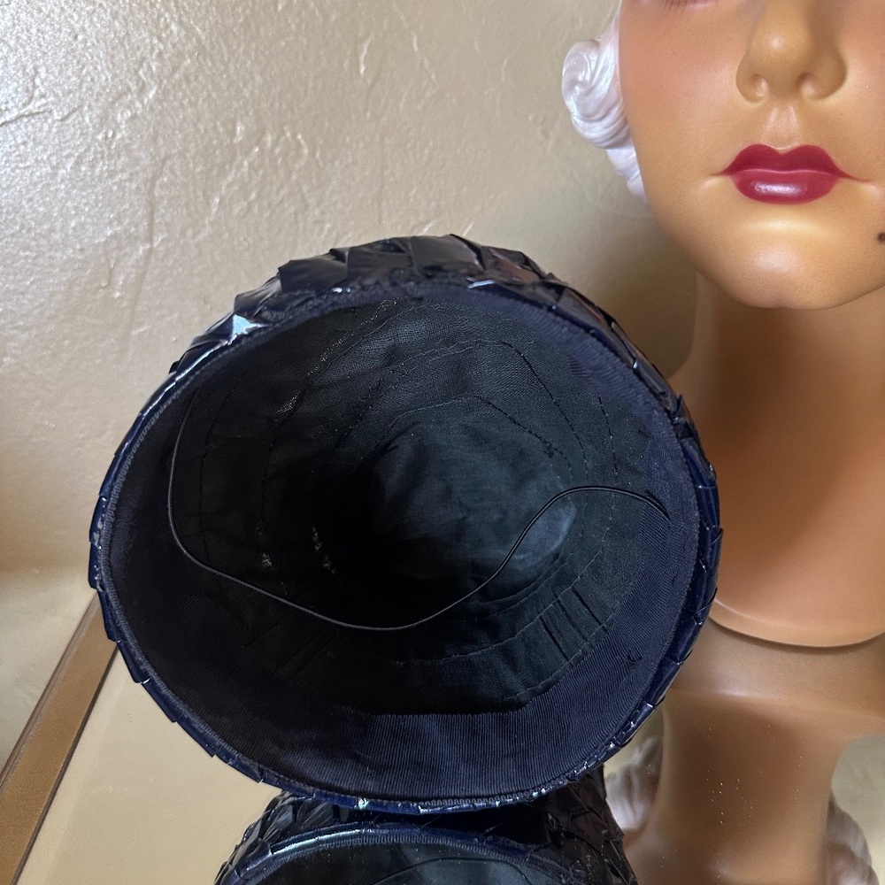 EXTRAORDINARY 1930's NAVY STRAW  CONICAL HAT + CORLED FEATHER POM PONS - Picture 13 of 14
